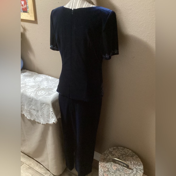 Vintage R & M RICHARD Navy velvet DRESS - Picture 2 of 16
